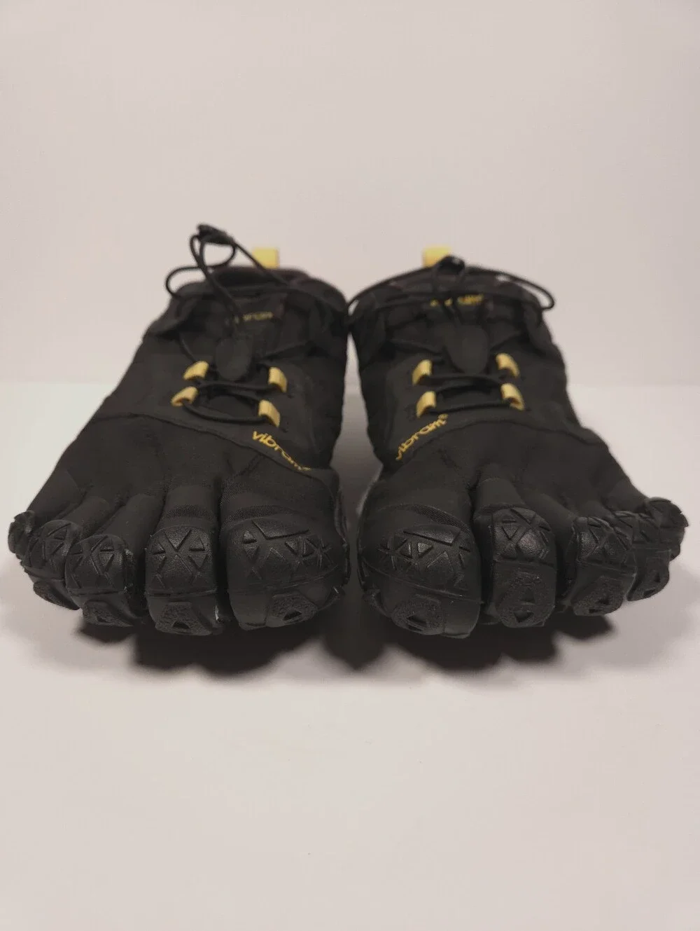 Vibram FiveFingers V-Trail 2.0 Men Size 11-11.5 19M7601 Black Yellow Vibram EUC!